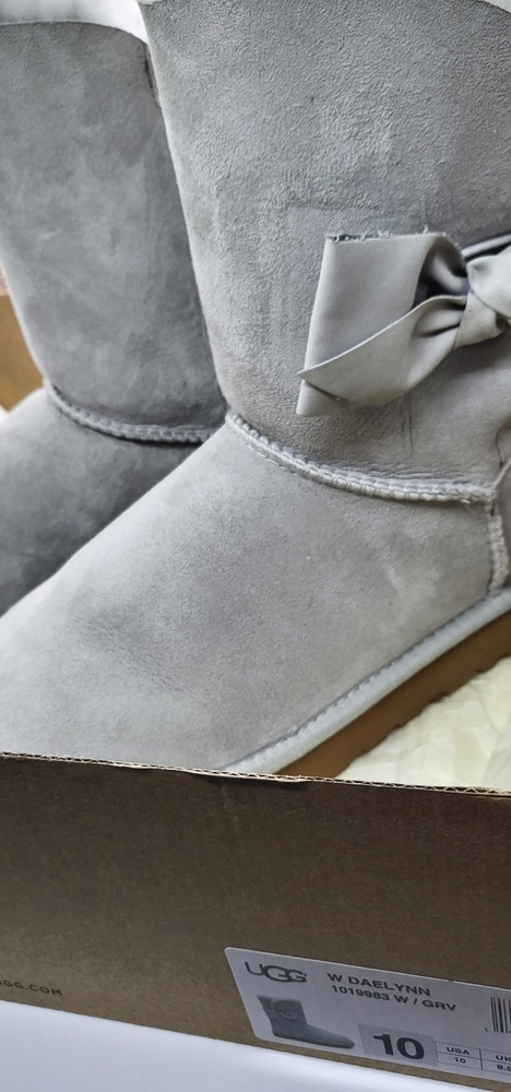 UGG Daelynn Suede Genuine Shearling